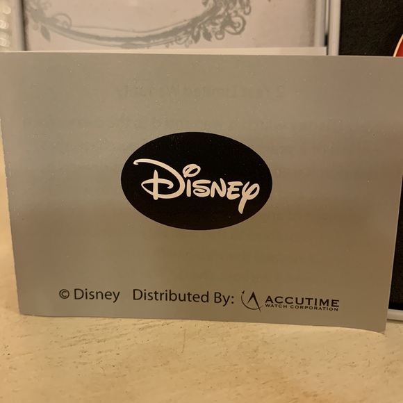 New in Box Minnie Watch Golfing - Picture 5 of 9